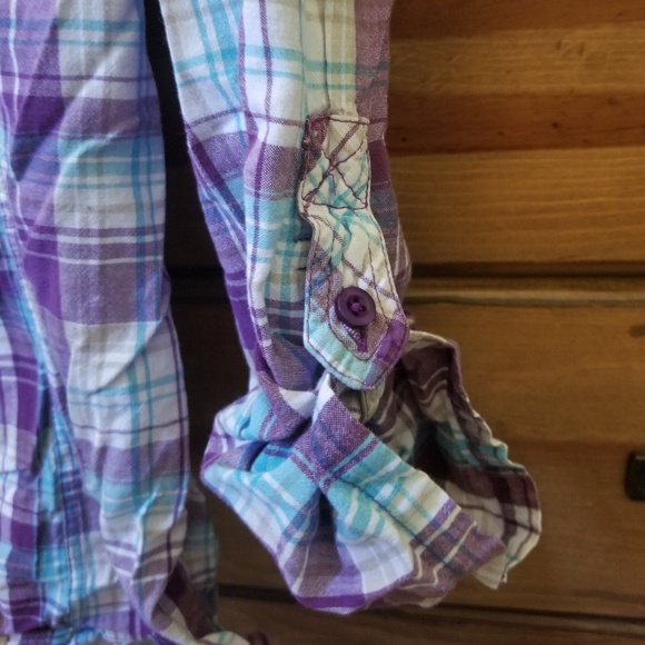 Button up - Picture 3 of 4